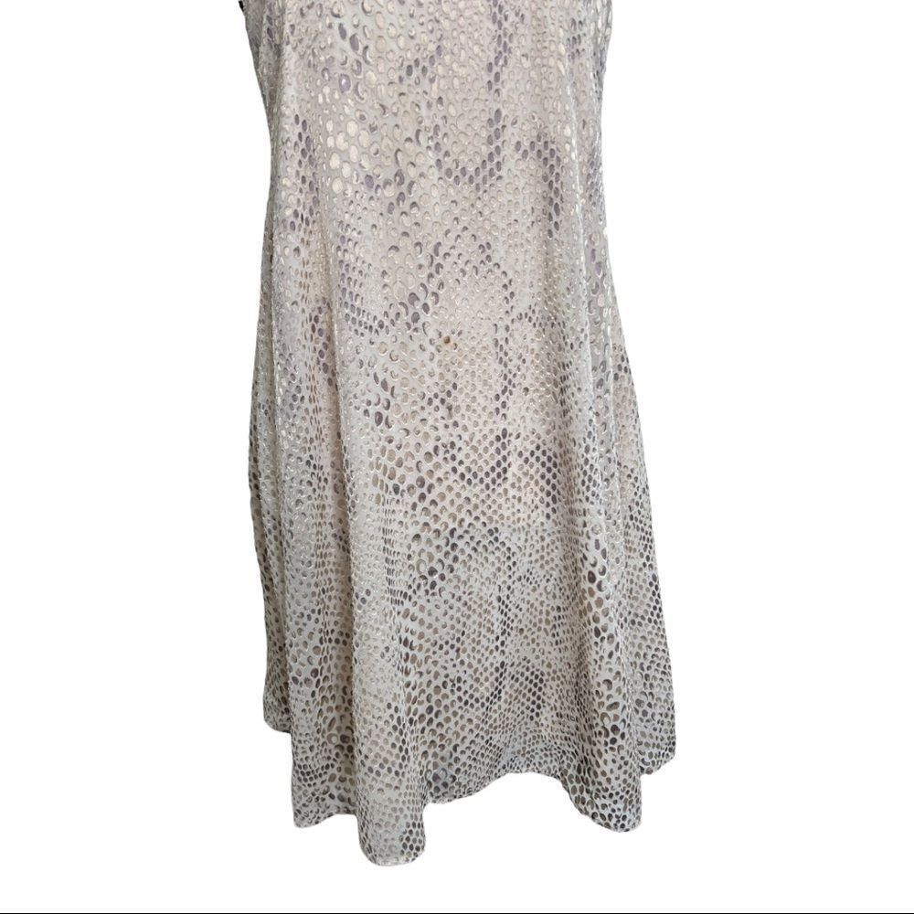 ⭐️ 3/$30 SILENCE & NOISE Sleeveless Snake Print Dress. Open Back. Size Small - Picture 3 of 8